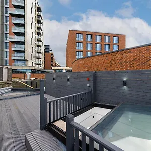 brand-new-london-luxury-house-sleeps-6.brighton-hotels-england.com/