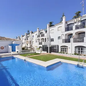 casa-lena-town-house-with-private-garden-near-the-beach.es-andalucia.com/